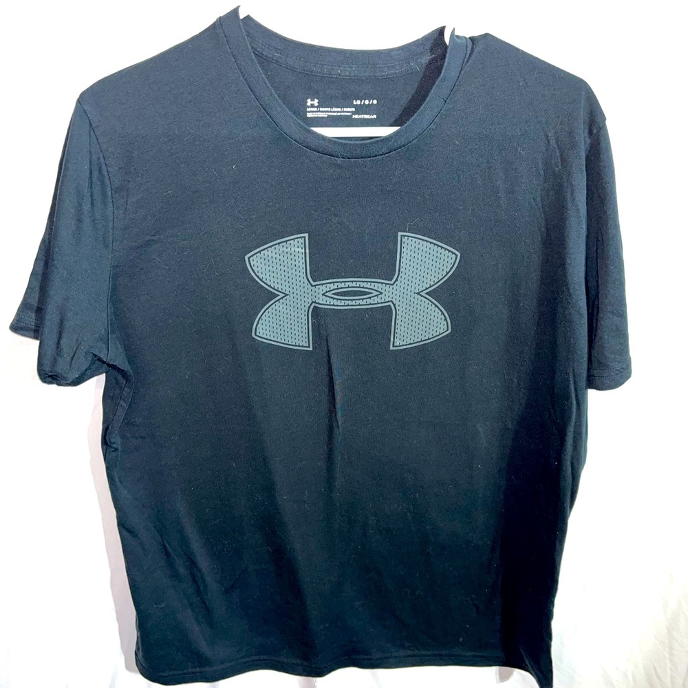 Underarmour tee size Large
